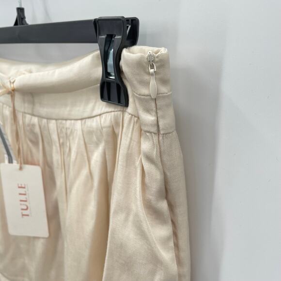 TULLE FASHION NWT Ivory A line Skirt // M - Picture 7 of 7